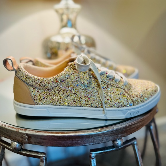 UGG- Karine Chunky Glitter Gold Sneakers, size 7.5 - Picture 5 of 9